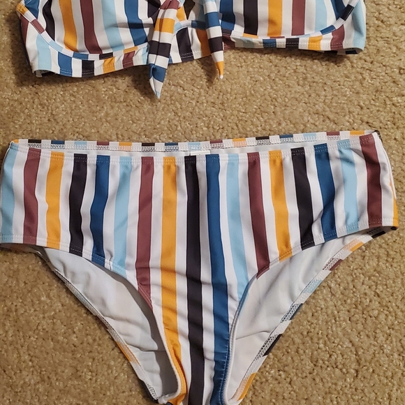 Bikini size Large - Picture 2 of 2
